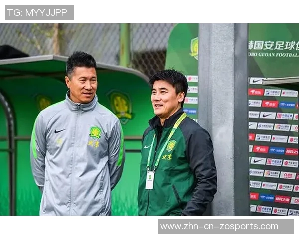 国安迅速调整训练计划总经理李明亲临现场指导球队训练 国安迅速调整训练计划总经理李明亲临现场指导球队训练