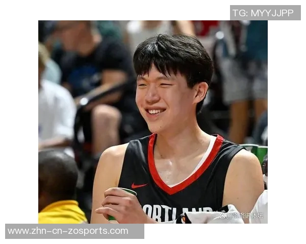 杨瀚森三分投篮瞬间引发全场屏息期待最终却只换来一声叹息